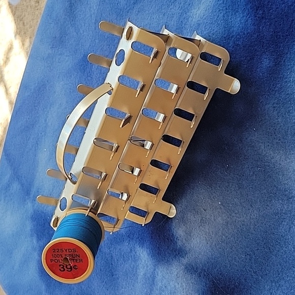 Zierold Aluminum 42 Thread Spool Sewing Notion Caddy (thread not included - Picture 1 of 3